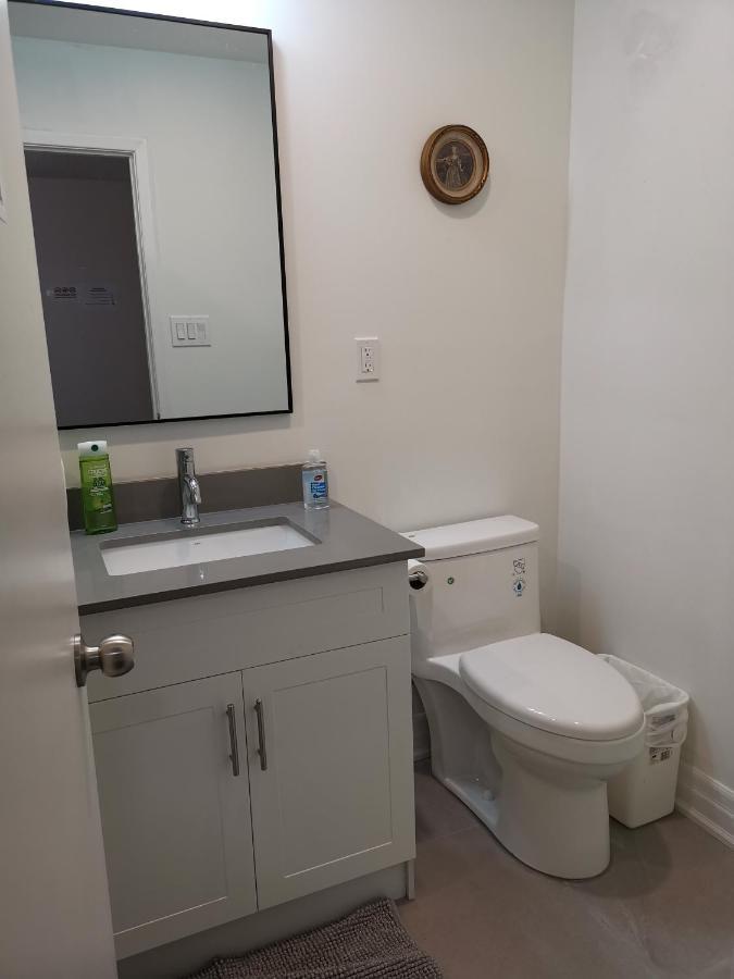 Private Rooms In House In North York Shared Kitchen Toronto Eksteriør bilde